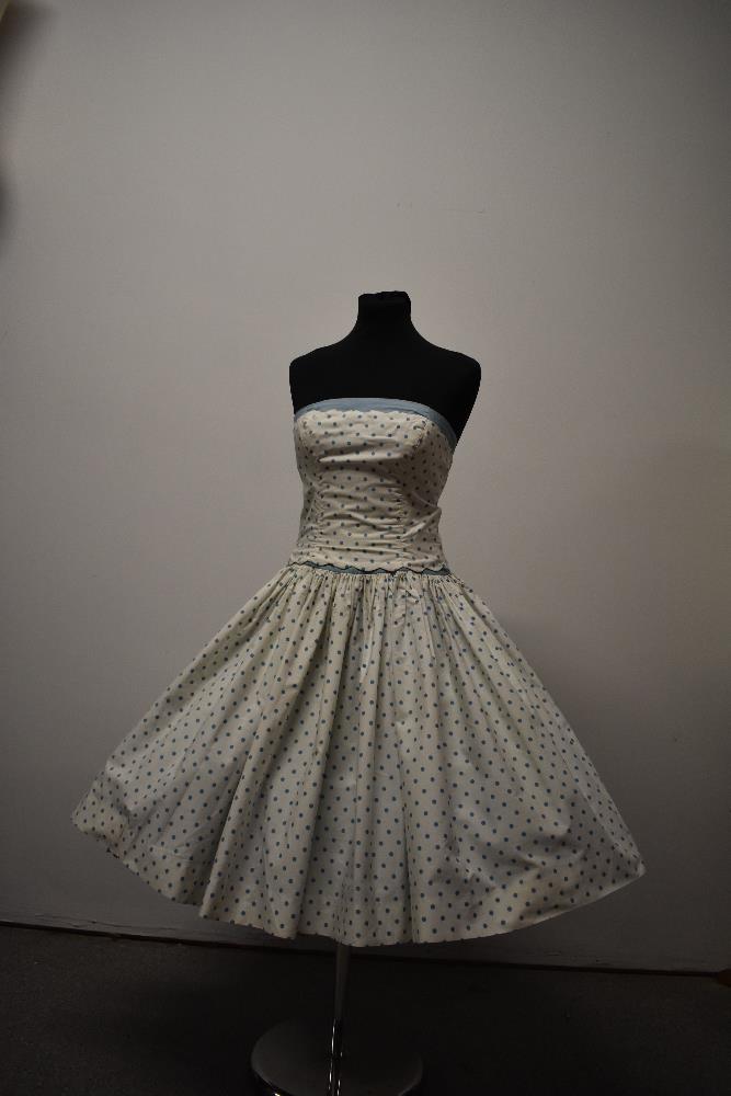 A 1950s Horrockses fashions strapless cotton day dress, having boned bodice, incredibly full - Image 5 of 12