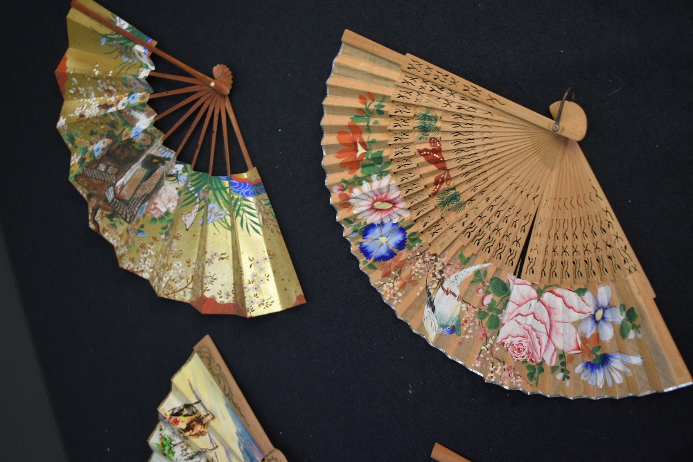 Six vintage paper fans, including BOAC and HongKong tramways collectable fans. - Image 4 of 4