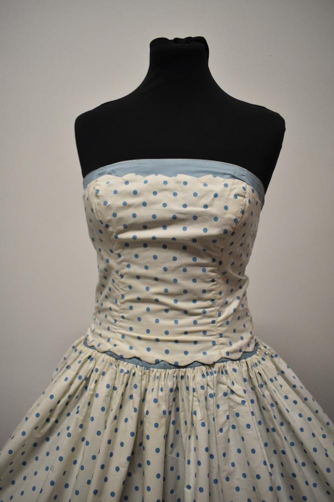 A 1950s Horrockses fashions strapless cotton day dress, having boned bodice, incredibly full - Image 3 of 12