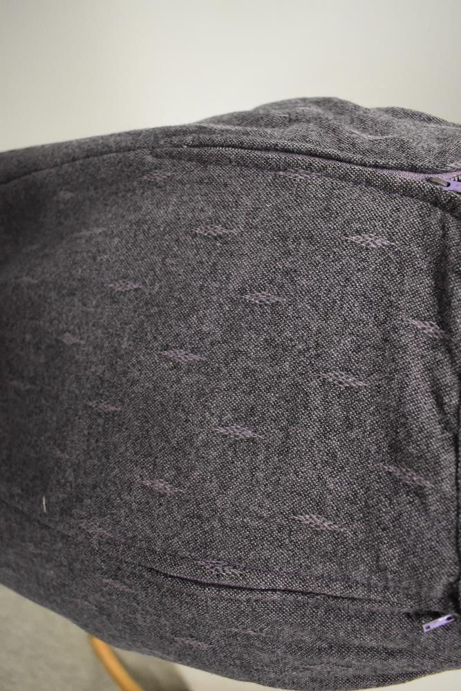 A beautifully tailored deep heather coloured textured wool 1940s skirt suit, having black velvet - Image 11 of 11