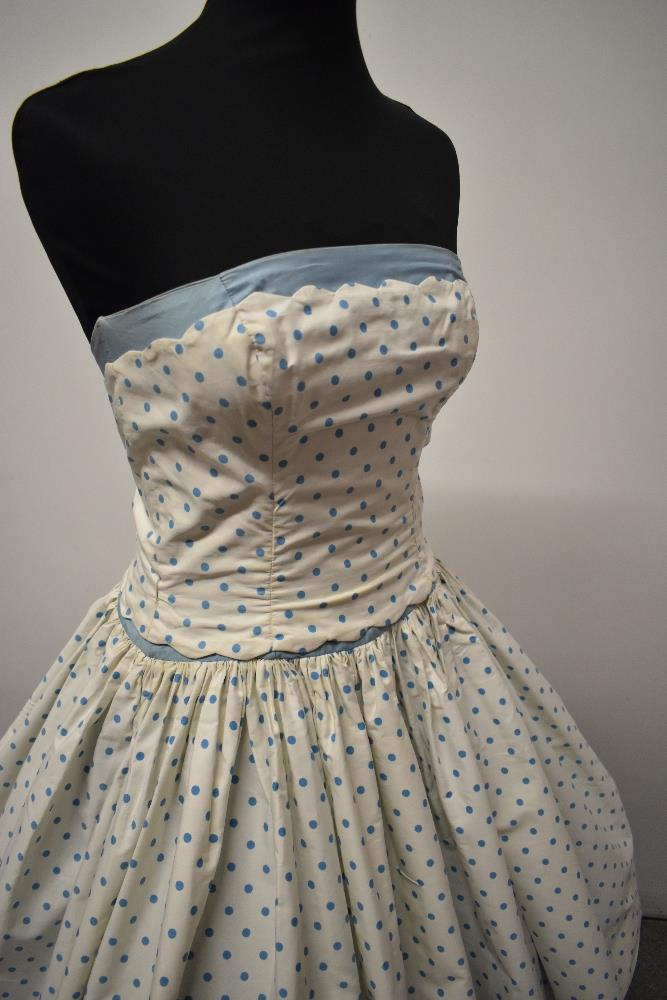 A 1950s Horrockses fashions strapless cotton day dress, having boned bodice, incredibly full - Image 10 of 12