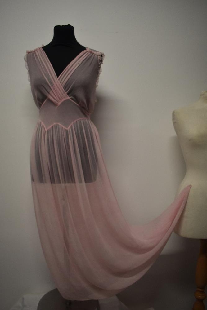 A floaty 1930s silk chiffon nightdress, in pale pink having delicate white floral pattern, cross - Image 6 of 13