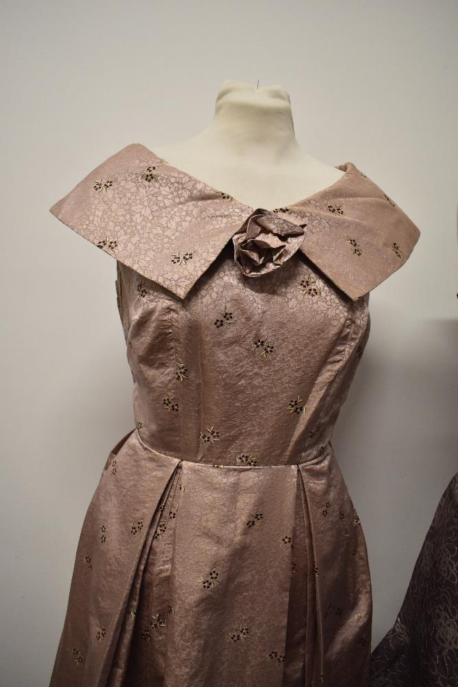 A dusty pink 1950s evening dress having shawl collar,side metal zip and pleated skirt and a 1960s - Image 2 of 8