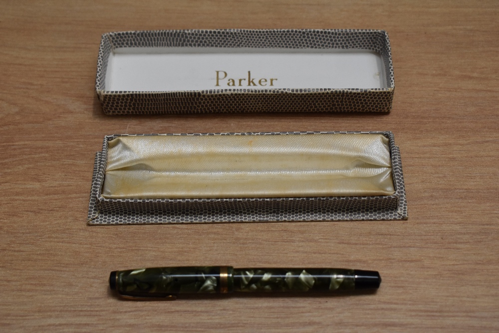A Parker Televisor Junior button fill fountain pen in green marble with broad band to the cap having - Image 3 of 3