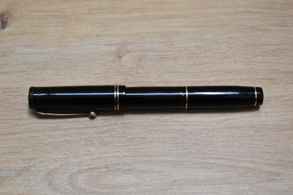 A Mabie Todd & Co Swan Visofil VT340/60 fountain pen in black with two narrow bands to the cap - Image 3 of 3