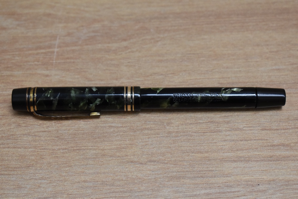 A De La Rue Onoto the Pen 6235/77 plunger fill fountain pen in green black marble with one broad - Image 3 of 3