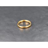 A 22ct gold wedding band, size N & approx 2.6g