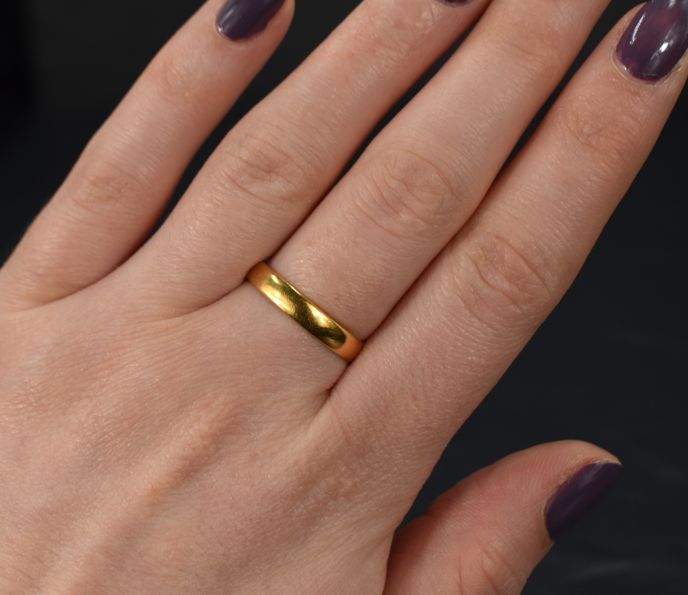 A 22ct gold wedding band, size P & approx 3.8g - Image 2 of 2