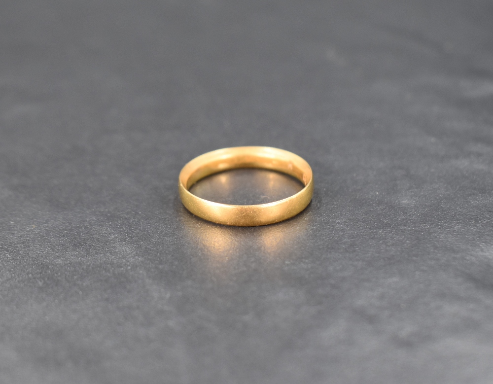 A 22ct gold wedding band, size P & approx 3.8g