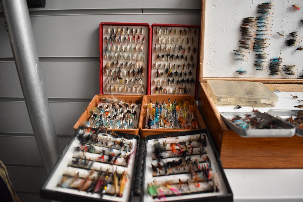 A large collection of Trout and Salmon flies in a double sided wooden case and 8 pocket boxes - Image 2 of 5