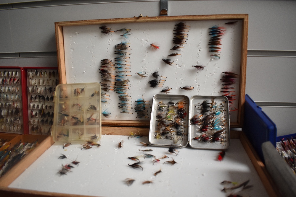 A large collection of Trout and Salmon flies in a double sided wooden case and 8 pocket boxes - Image 4 of 5