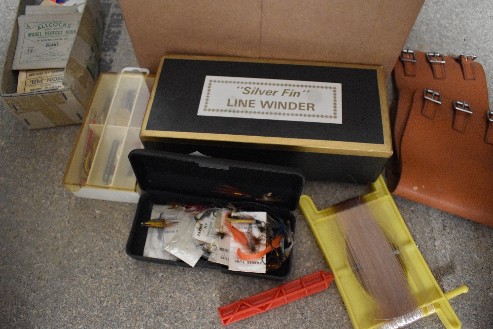 A box of mixed fishing tackle and rig components and a silver fin line winder in original box - Image 2 of 3