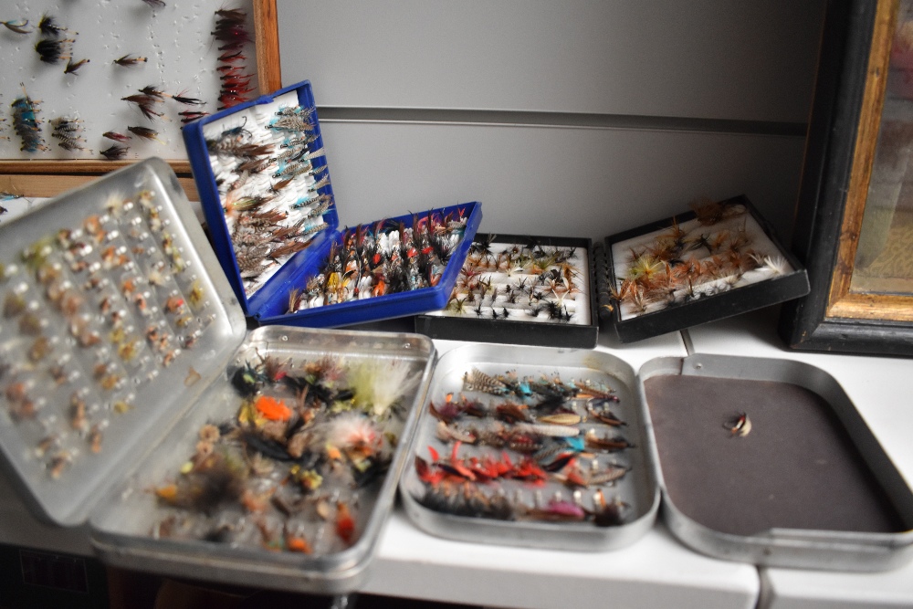 A large collection of Trout and Salmon flies in a double sided wooden case and 8 pocket boxes - Image 3 of 5