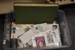 WORLD STAMP COLLECTION IN ALBUM ALONG WITH COVERS ALL ERAS Tub with album housing world