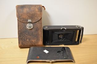An early 20th Century Kodak No. A-122 autographic film camera with case