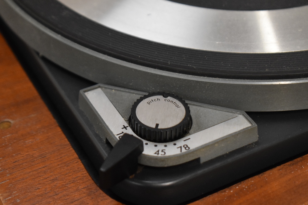 A Dual 1019 turntable complete with Plinth and dust cover / lid - Goldring MM Cartridge - fully - Image 4 of 9