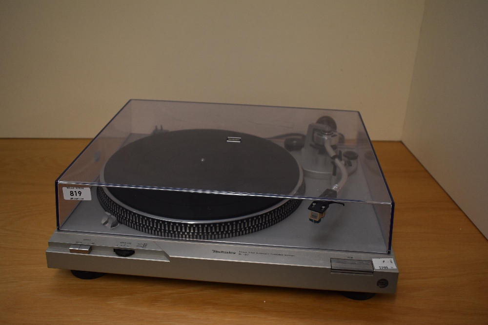 A Technics direct drive automatic turntable SL - D2 - a really nice piece in excellent condition - Image 5 of 5