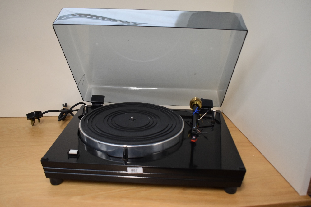 A Logic DM 101 Vintage Turntable with Helius STD Arm ( mmcartrdige ) good working order with