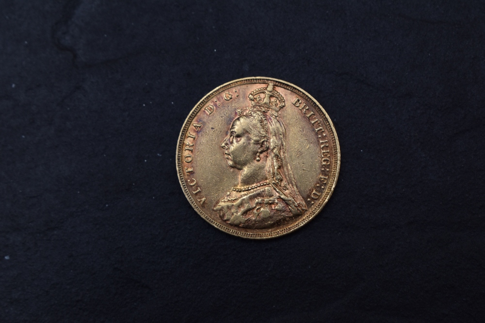 A 1887 Queen Victoria Gold Sovereign, Jubilee Head, George & Dragon, Melbourne Mint - Image 2 of 2