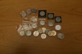 A collection of 15 GB Queen Elizabeth II Crowns, 4 5 Pounds and 2 George VI 1951 Crowns