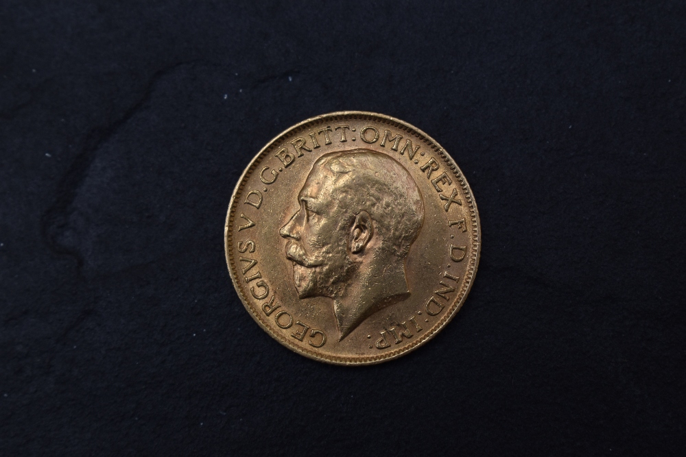 A 1912 George V Gold Sovereign, Royal Mint - Image 2 of 2