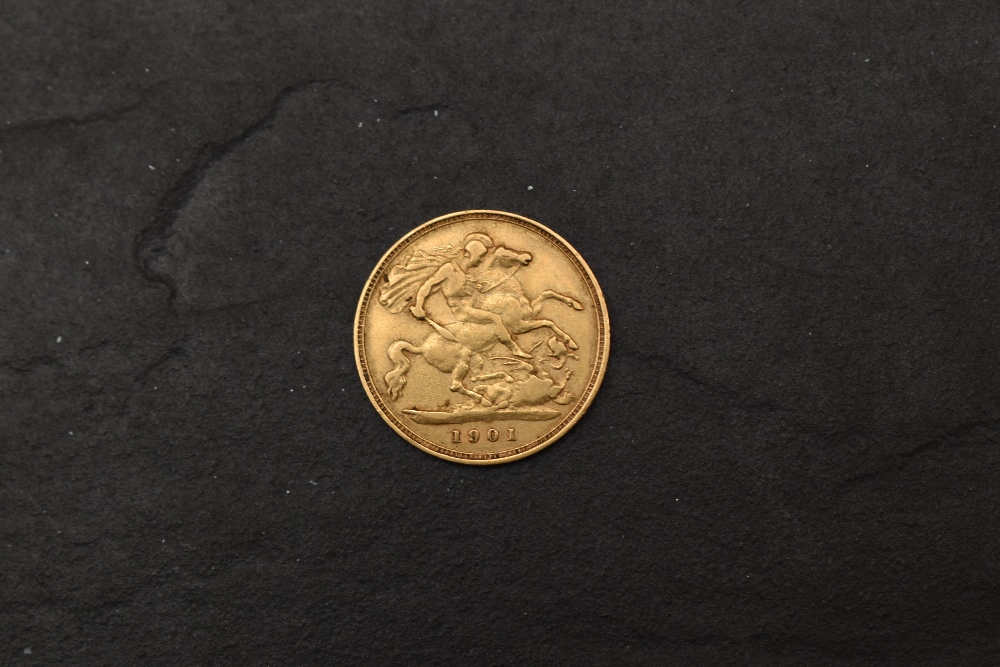 A 1901 Queen Victoria Gold Half Sovereign, Old Head, George & Dragon, Royal Mint - Image 2 of 3