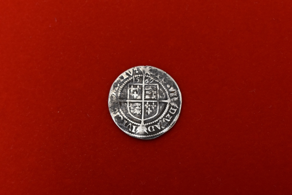 A Hammered Elizabeth I 1567 Silver Sixpence with Rose & Date - Image 2 of 2