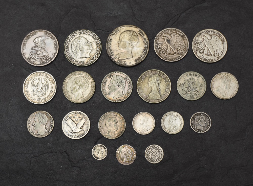 A collection of 16 World Silver Coins including USA, South Africa, France, Germany & Spain - Image 4 of 4