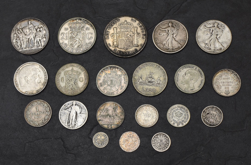 A collection of 16 World Silver Coins including USA, South Africa, France, Germany & Spain - Image 2 of 4