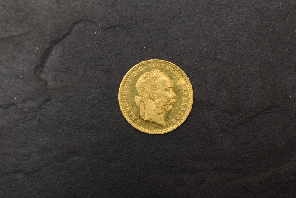 An Austrian 1915 Gold One Ducat Coin, restike, possible proofs, weight 3.5g - Image 2 of 2