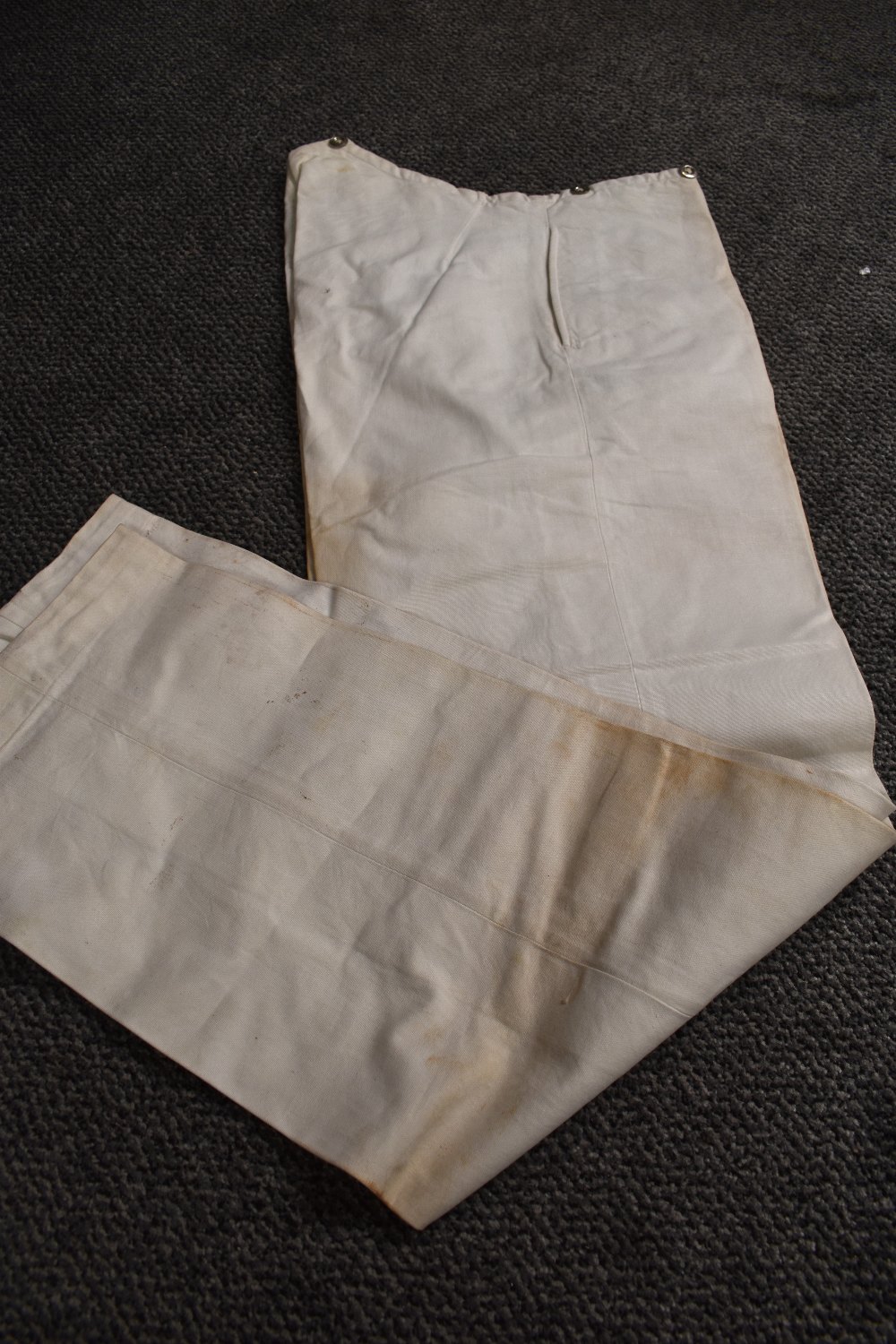 A carton of assorted clothes including mens cotton white trousers, ladies linen painting smocks, a - Image 5 of 11