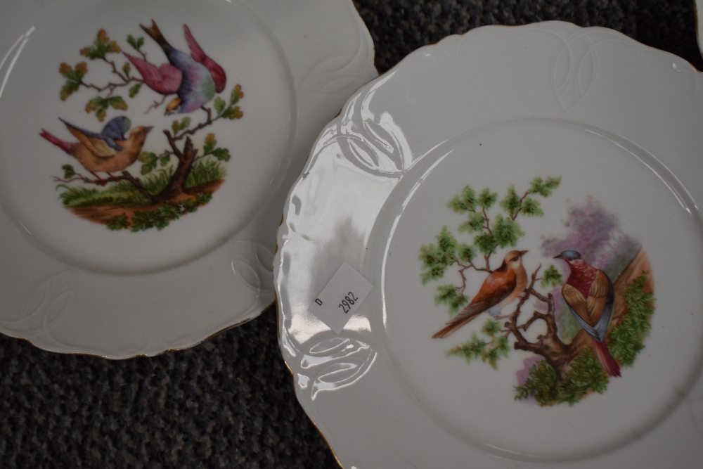 A continental porcelain comport decorated with exotic birds on cream ground, sold together with four - Image 3 of 5