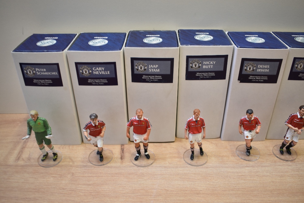 Twelve Corgi Icon Fine Metal & Hand Painted figures, Manchester United Past Players, F03011 Peter - Image 2 of 4