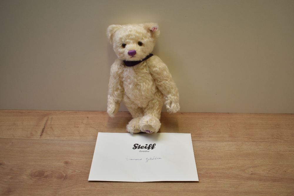 A modern Steiff Limited Edition Teddy Bear, 663659, Diamond Jubilee 2012, with button and tag with