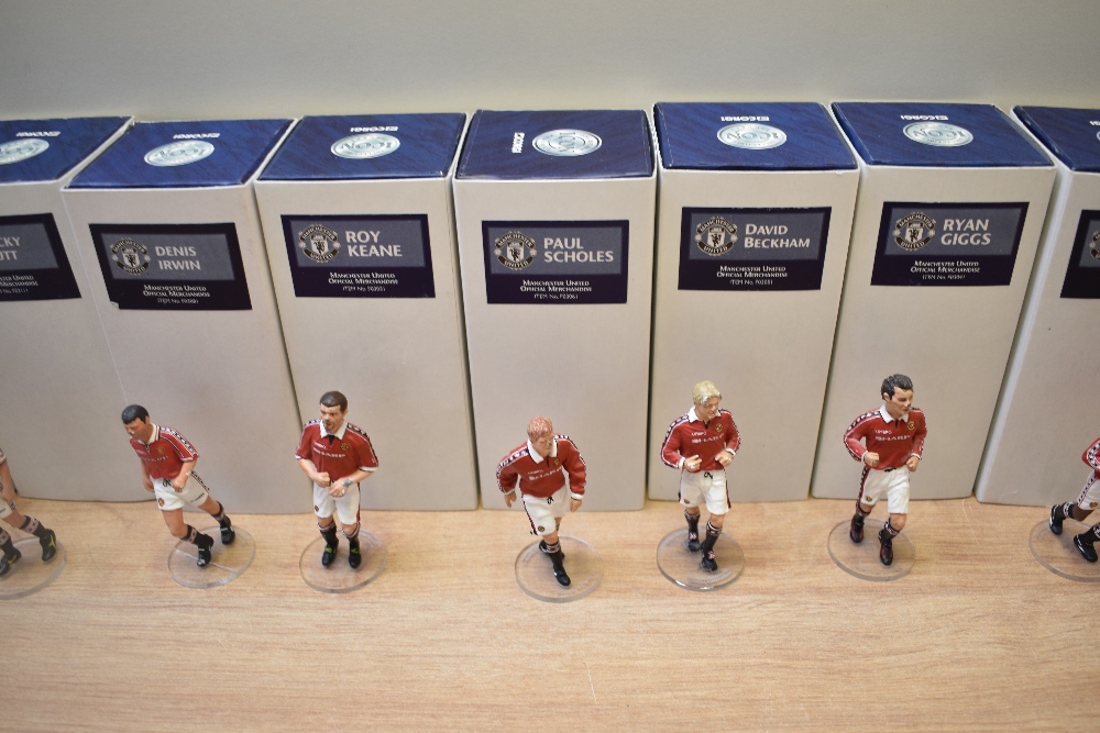 Twelve Corgi Icon Fine Metal & Hand Painted figures, Manchester United Past Players, F03011 Peter - Image 3 of 4