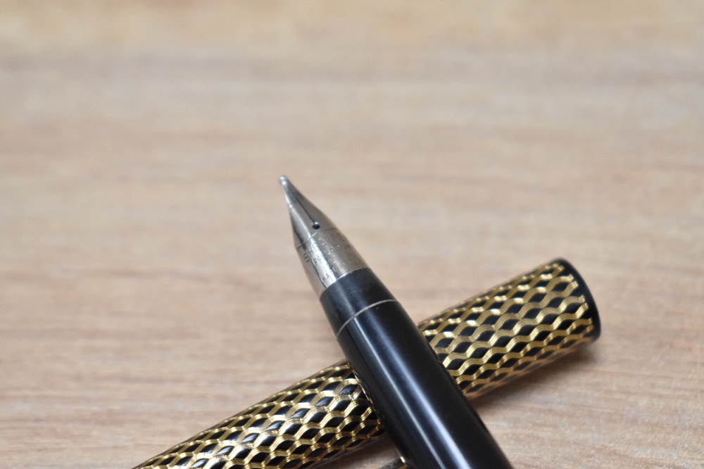 A boxed Sheaffer Lady 904 push button converter fill in Paisley gold black having Sheaffer Palladium - Image 3 of 3