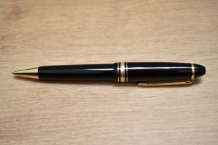 A Montblanc Meisterstuck 161 Le Grand ballpoint pen in black. Boxed with papers