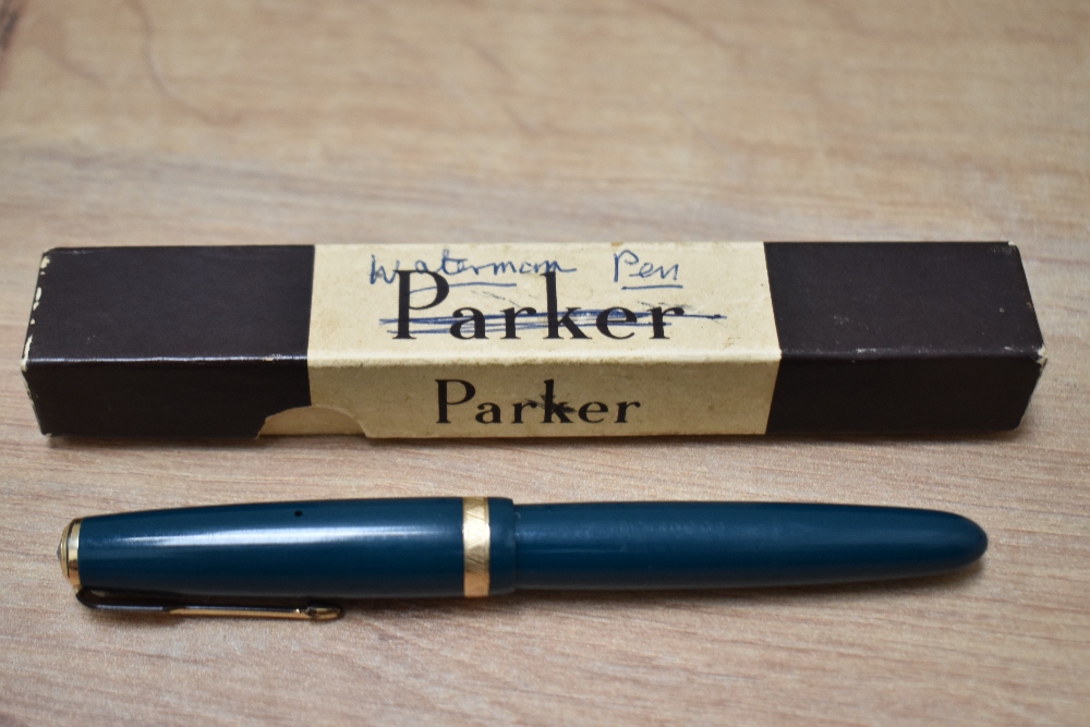 A boxed Parker Duofold Standard with aerometric fill in green with decorative band to the cap having - Image 3 of 3