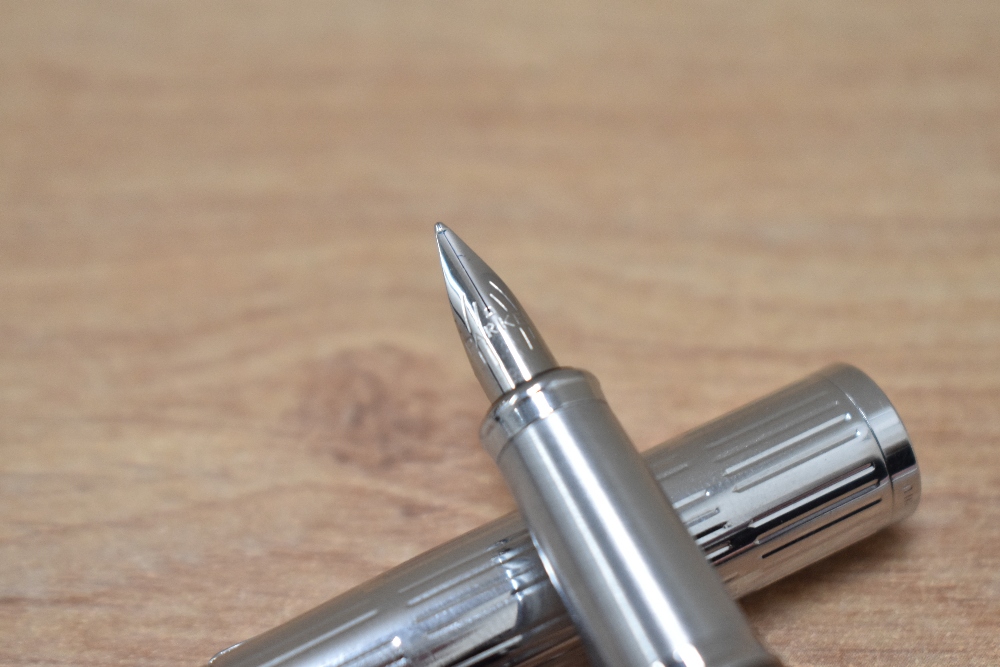 A Parker Collectors box complete with sixteen Parker IM pens featuring a brushed steel fountain - Bild 7 aus 13