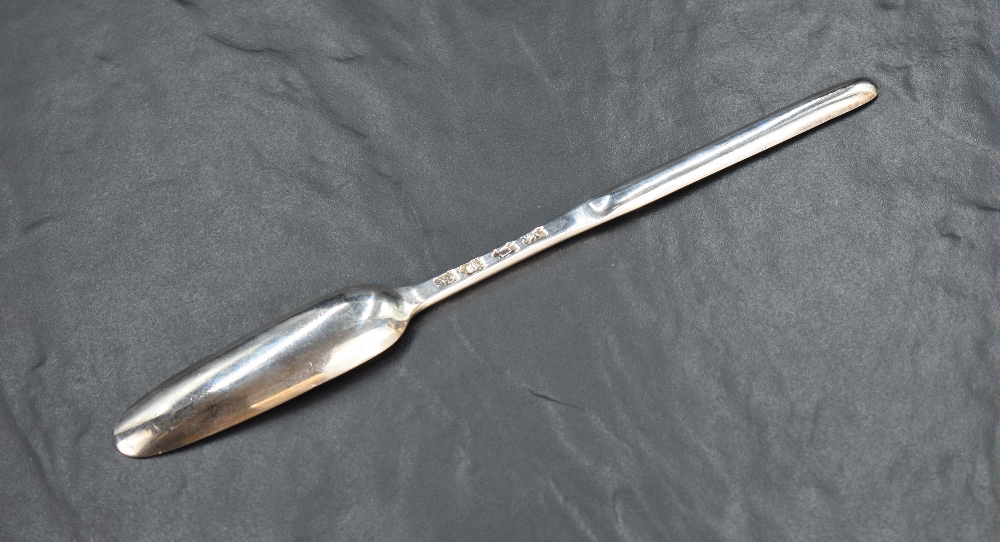 A George II silver marrow scoop of traditional design with shallow drops to each end, clear and - Image 2 of 4
