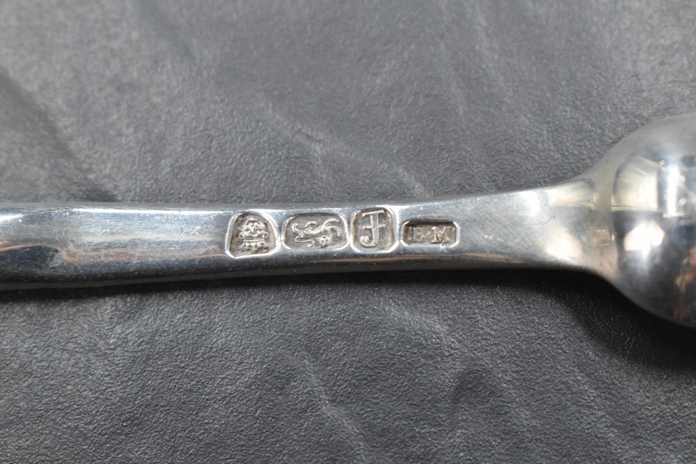 A George III silver marrow scoop, of conventional design with bead-moulding to the central grip, the - Image 3 of 5