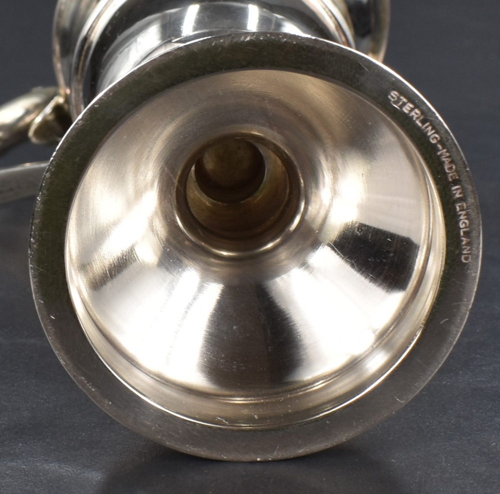A Queen Elizabeth II silver cream jug, a reproduction of a 17th century ewer of heavy gauge with - Bild 3 aus 4