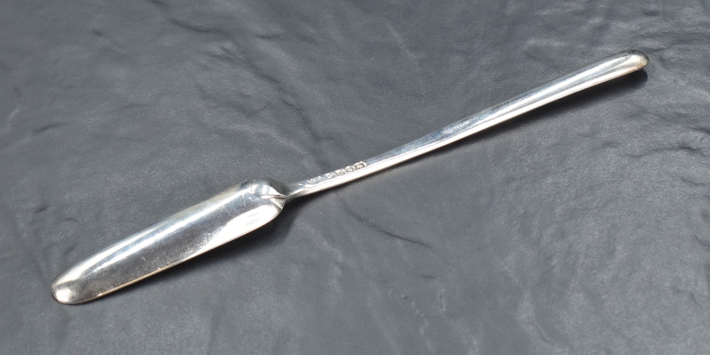 A William IV silver marrow scoop, of plain traditional design with pronounced drop to broader end, - Image 2 of 5