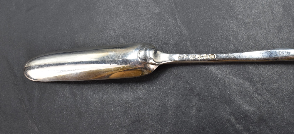 A William IV silver marrow scoop, of plain traditional design with pronounced drop to broader end, - Image 3 of 5