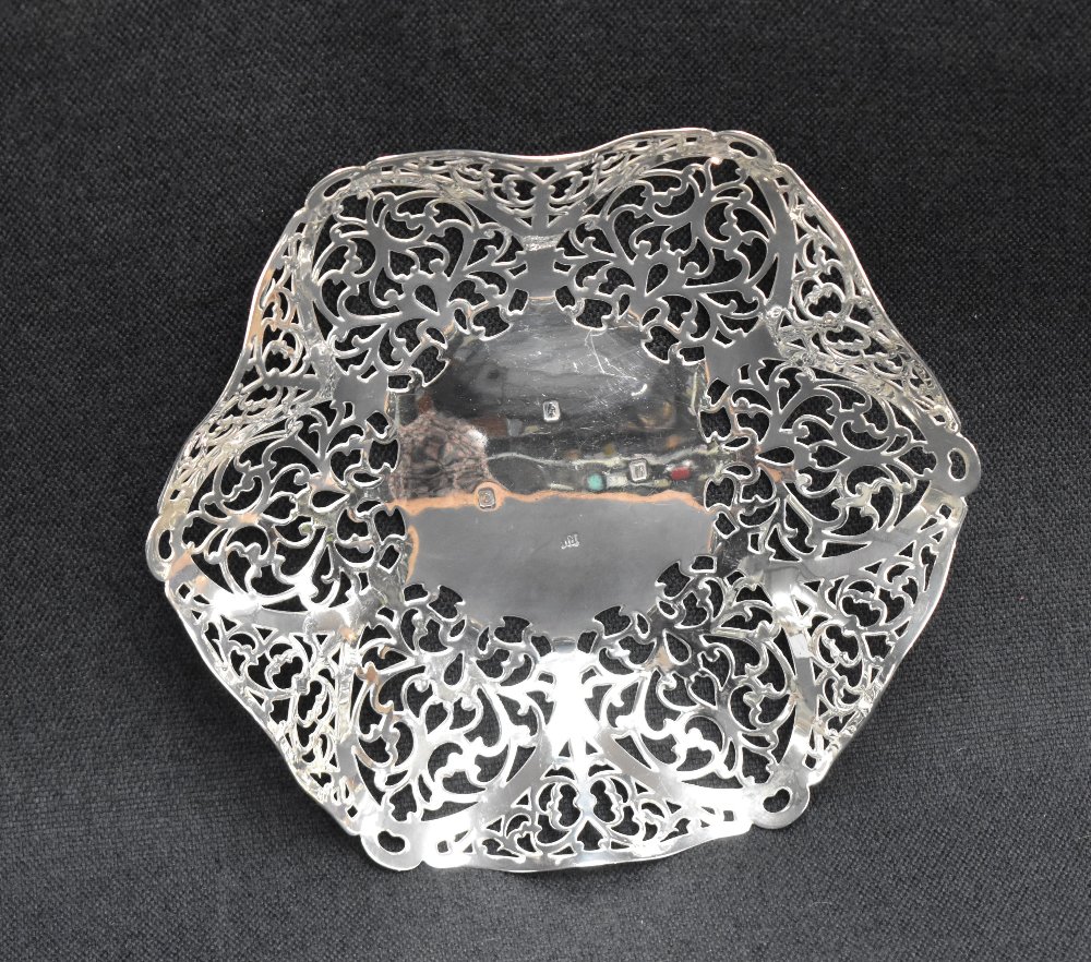 A late 20th century Irish silver dish of hexagonal ruffled and pierced form, marks for Dublin, 1972, - Image 2 of 4
