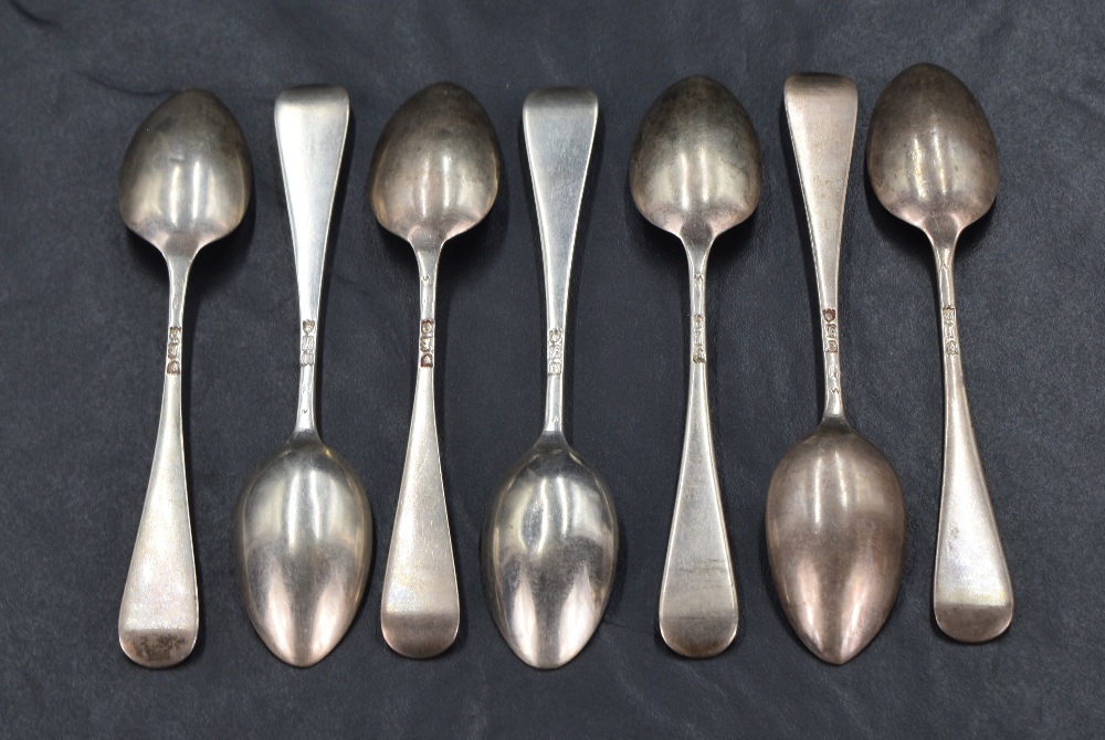 A set of seven late Victorian teaspoons of Hanoverian design, having foliate scroll decoration and - Image 2 of 4