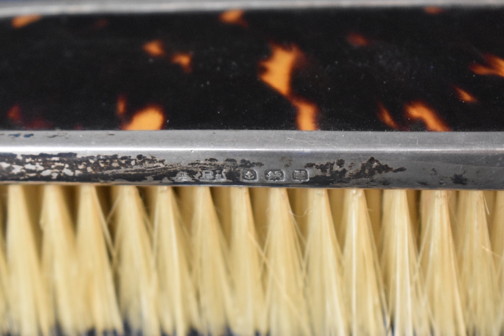 A George V silver and imitation tortoise shell dressing table set, comprising two hair brushes, - Image 4 of 8