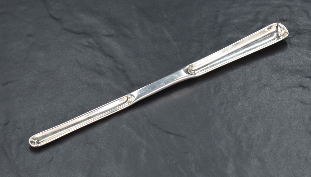 A George IV silver marrow scoop of traditional design, the dished scoop sections slightly tapering