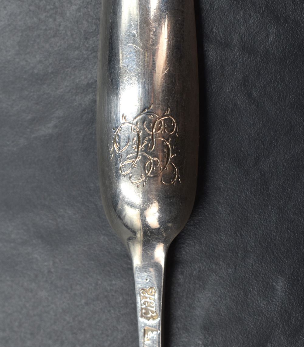 A George III silver marrow scoop, of traditional design with feather edge moulding to the central - Image 3 of 6