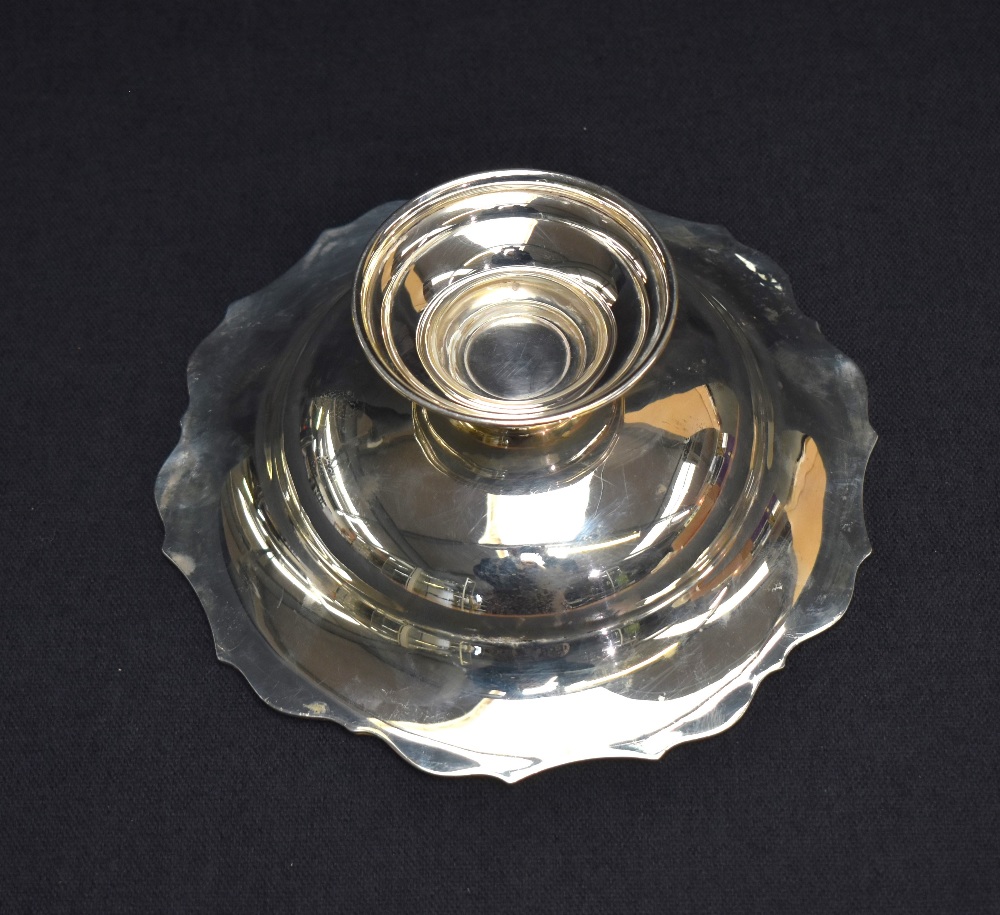 A George V silver pedestal dish of circular form with Chippendale influenced rim, marks for - Image 4 of 5